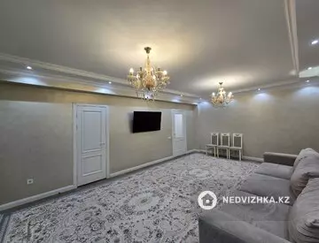 3-комнатная квартира, этаж 12 из 12, 135 м²