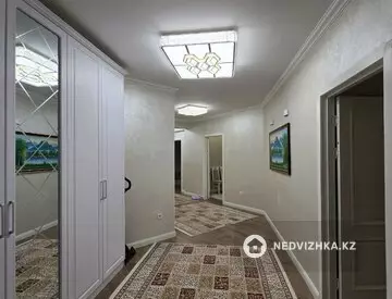 3-комнатная квартира, этаж 12 из 12, 135 м²