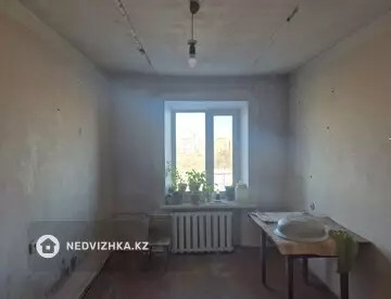 3-комнатная квартира, этаж 9 из 9, 54 м²