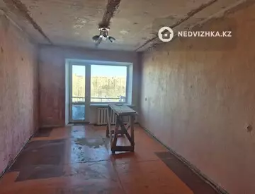 3-комнатная квартира, этаж 9 из 9, 54 м²