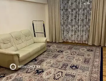 3-комнатная квартира, этаж 4 из 8, 100 м², На длительный срок