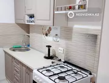 2-комнатная квартира, этаж 3 из 4, 62 м², На длительный срок