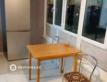 2-комнатная квартира, этаж 3 из 4, 62 м², На длительный срок