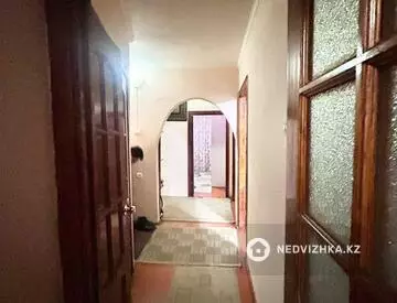 3-комнатная квартира, этаж 3 из 4, 63 м²