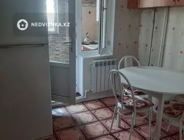 2-комнатная квартира, этаж 2 из 5, 60 м², На длительный срок