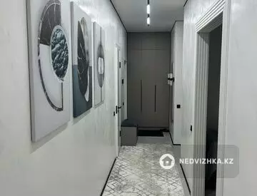 3-комнатная квартира, этаж 14 из 18, 90 м²