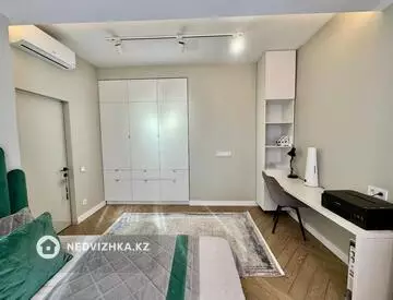 4-комнатная квартира, этаж 4 из 14, 122 м²