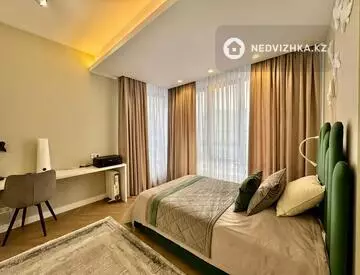 4-комнатная квартира, этаж 4 из 14, 122 м²