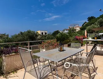 3-комнатная квартира, этаж 2 из 4, 61 м²