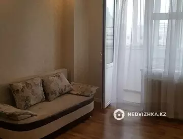 2-комнатная квартира, этаж 11 из 13, 40 м², На длительный срок