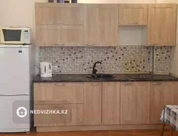 2-комнатная квартира, этаж 11 из 13, 40 м², На длительный срок