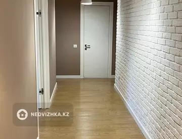3-комнатная квартира, этаж 8 из 12, 87 м², На длительный срок