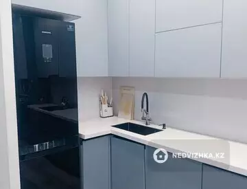 3-комнатная квартира, этаж 1 из 20, 100 м²