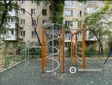 2-комнатная квартира, этаж 3 из 5, 43 м²