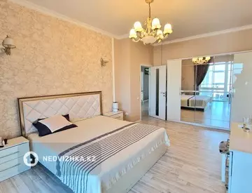 3-комнатная квартира, этаж 42 из 43, 133 м²