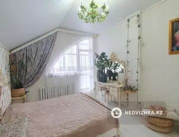 5-комнатная квартира, этаж 4 из 4, 188 м²