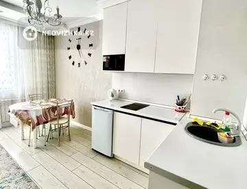 1-комнатная квартира, этаж 8 из 10, 44 м²