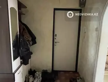 4-комнатная квартира, этаж 3 из 5, 74 м²