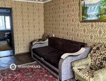 2-комнатная квартира, этаж 1 из 5, 50 м², На длительный срок