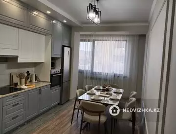 3-комнатная квартира, этаж 3 из 12, 112 м², На длительный срок