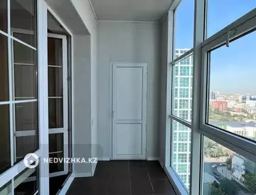 3-комнатная квартира, этаж 17 из 37, 130 м²