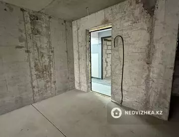 2-комнатная квартира, этаж 4 из 9, 40 м²