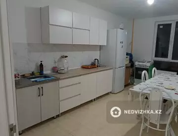 2-комнатная квартира, этаж 7 из 10, 72 м², На длительный срок