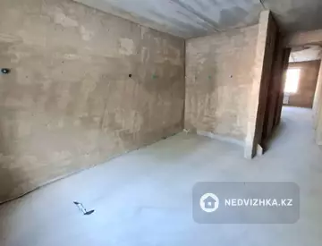 3-комнатная квартира, этаж 6 из 9, 80 м²