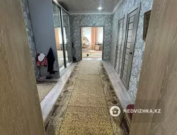 4-комнатный дом, 5 соток, 240 м²