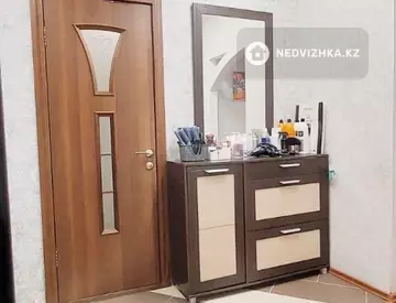 2-комнатная квартира, этаж 3 из 17, 50 м²
