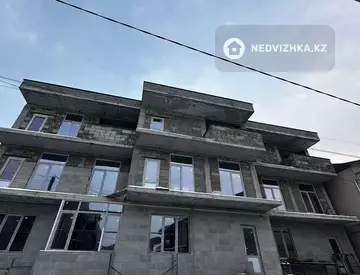 18-комнатный таунхаус, 6 соток, 1 050 м²