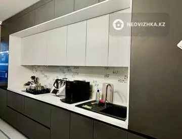 3-комнатная квартира, этаж 10 из 11, 91 м²