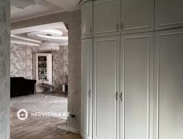 4-комнатная квартира, этаж 10 из 10, 144 м²