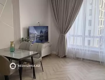 2-комнатная квартира, этаж 10 из 19, 65 м², На длительный срок