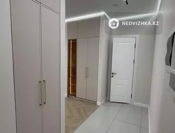 2-комнатная квартира, этаж 10 из 19, 65 м², На длительный срок