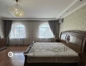 9-комнатный дом, 9 соток, 450 м²