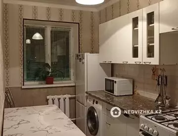 2-комнатная квартира, этаж 3 из 3, 47 м²