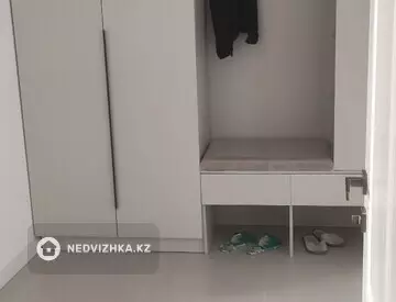 2-комнатная квартира, этаж 4 из 6, 56 м², На длительный срок