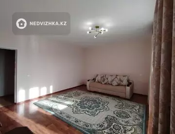 2-комнатная квартира, этаж 7 из 9, 70 м², На длительный срок