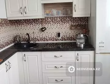 1-комнатная квартира, этаж 10 из 12, 37 м²