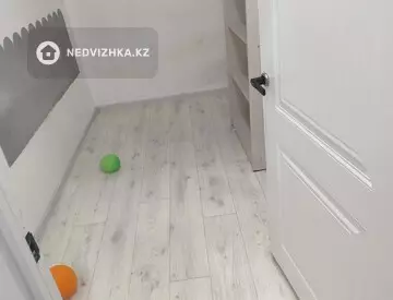 1-комнатная квартира, этаж 3 из 3, 42 м², На длительный срок