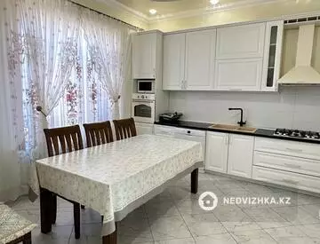 6-комнатный дом, 4.5 соток, 255 м²