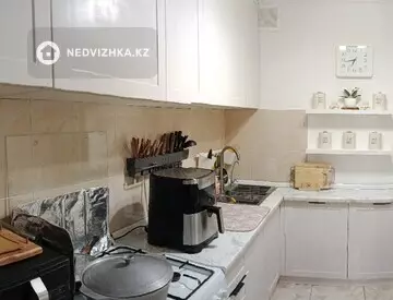 3-комнатная квартира, этаж 3 из 5, 63 м²