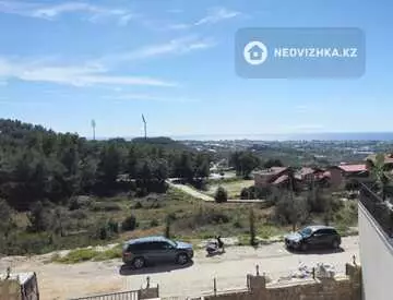 7-комнатный дом, 4 соток, 590 м²