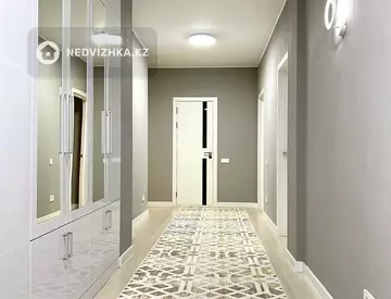 4-комнатная квартира, этаж 10 из 12, 136 м²