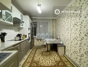 3-комнатная квартира, этаж 8 из 10, 66 м²