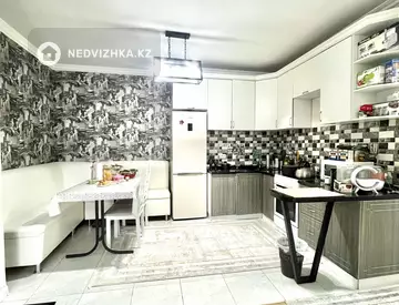 3-комнатная квартира, этаж 4 из 13, 70 м²