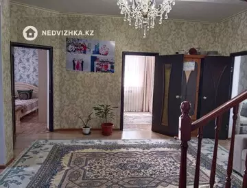 6-комнатный дом, 3 соток, 150 м²