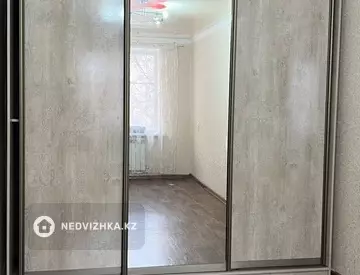 2-комнатная квартира, этаж 4 из 5, 49 м², На длительный срок