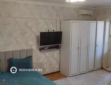 1-комнатная квартира, этаж 4 из 5, 32 м²
